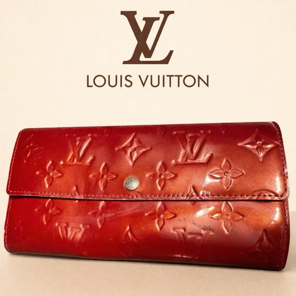 Louis Vuitton Handbags - Authentic Louis Vuitton Vernis Sarah wallet. With COA